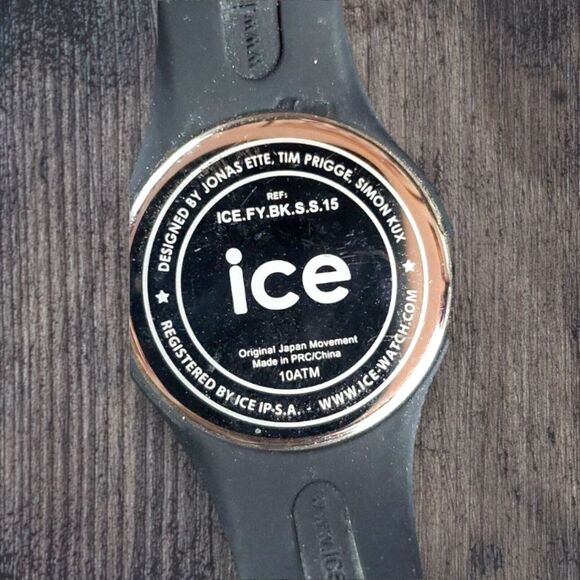 ICE Fly Butterfly Black Grey Silicone Strap Round Made in Japan Ladies Watch - Picture 2 of 6